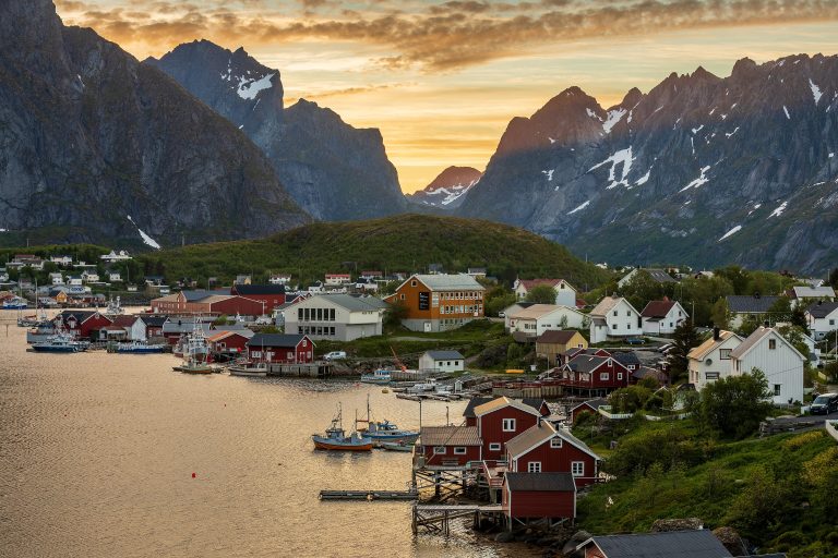 Hus ved Gravdalsbukta i Reine, Lofoten